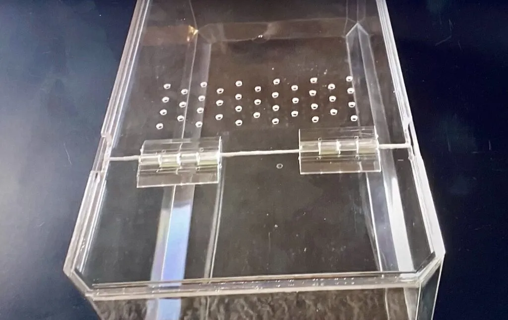 15430 tarantula enclosure humidity control